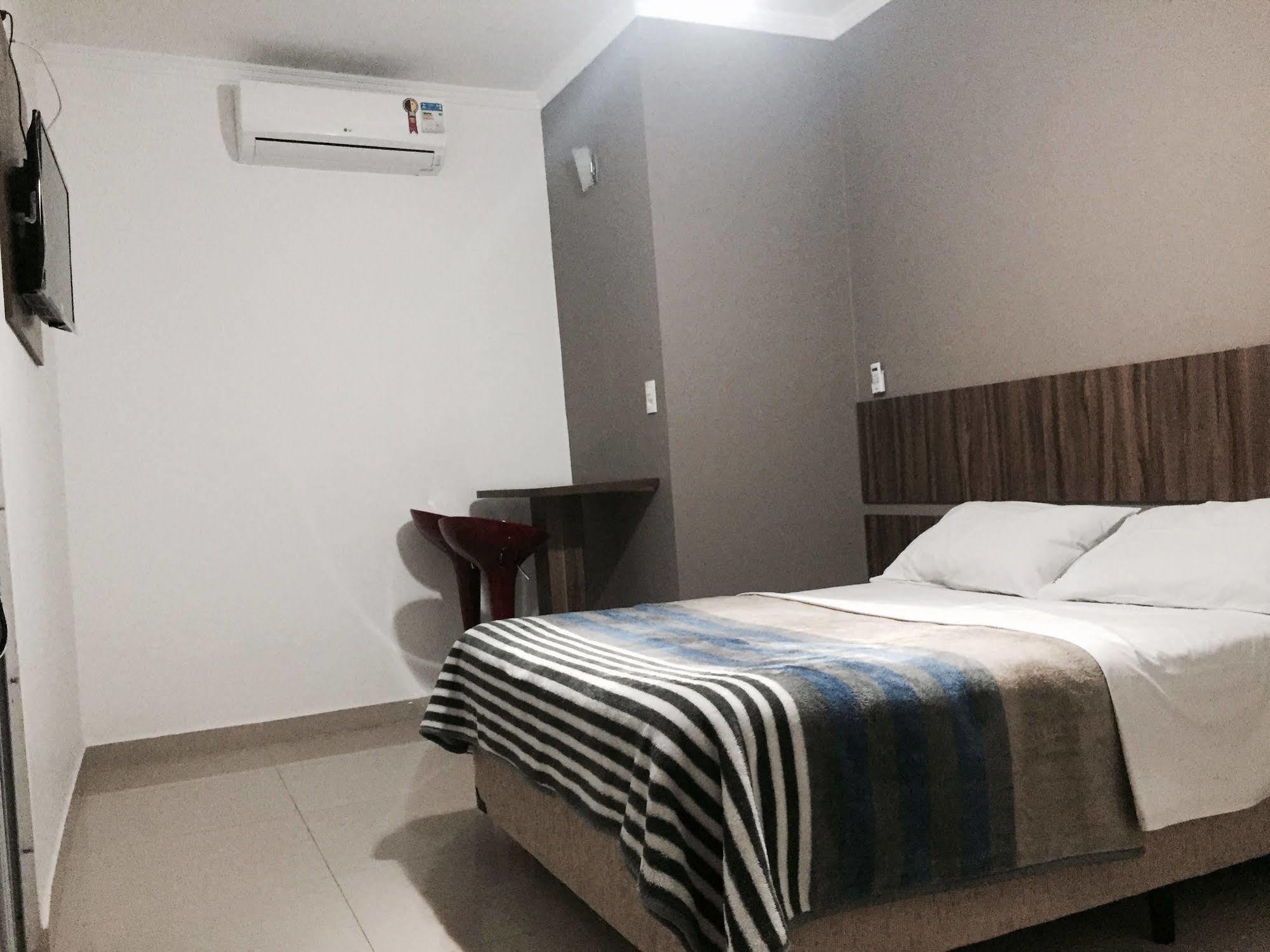 Hotel Tupinamba กัวรูยุส ภายนอก รูปภาพ