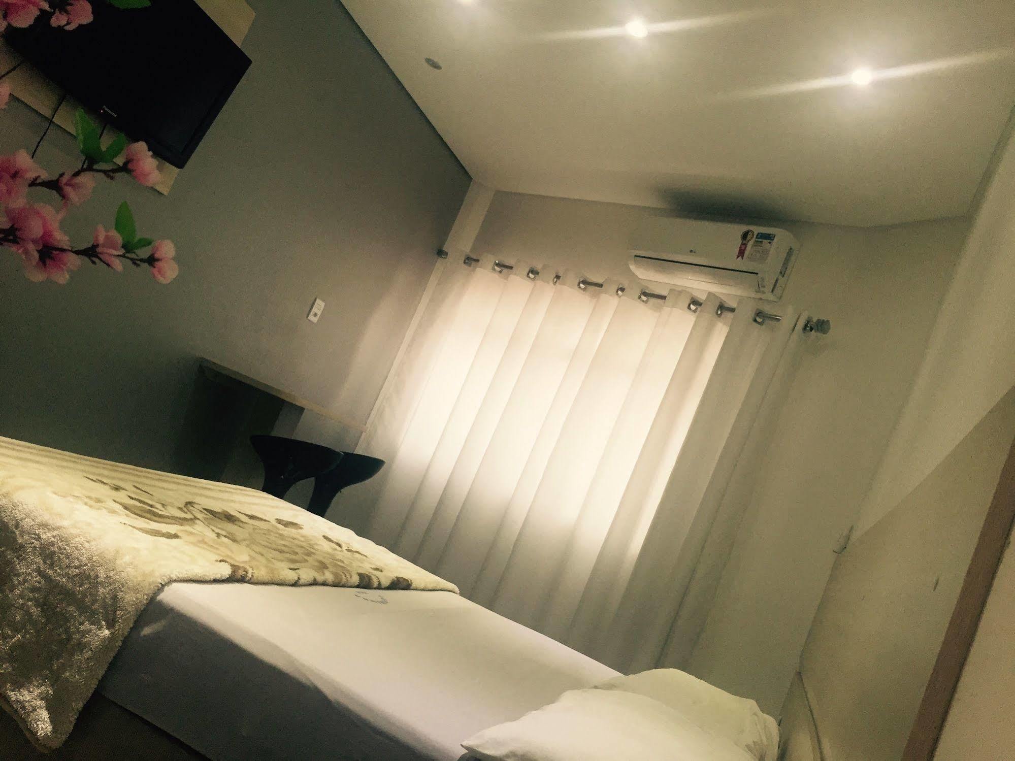 Hotel Tupinamba กัวรูยุส ภายนอก รูปภาพ