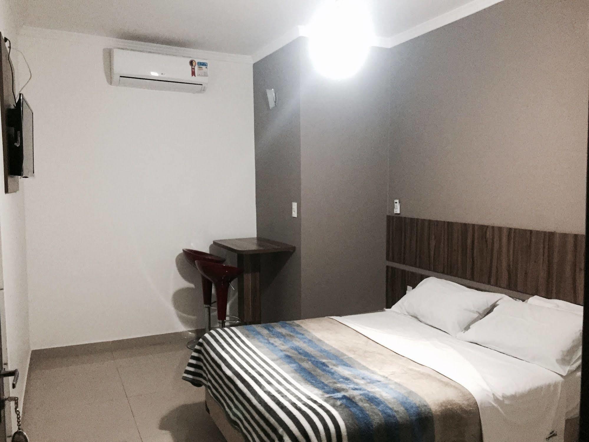 Hotel Tupinamba กัวรูยุส ภายนอก รูปภาพ