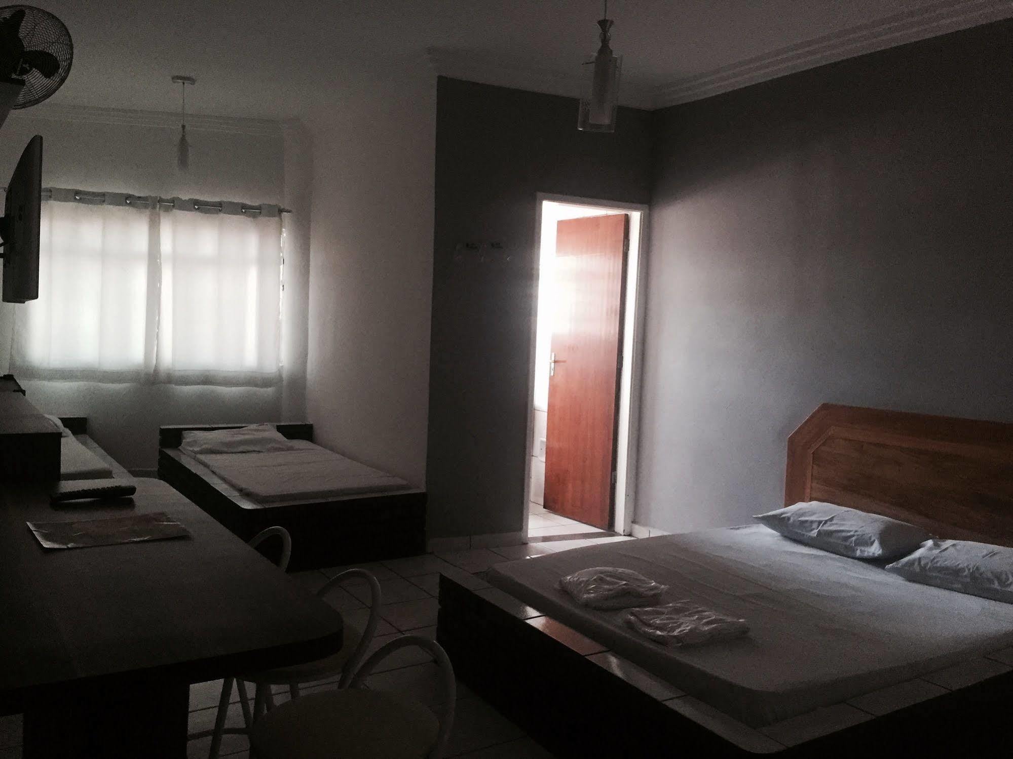 Hotel Tupinamba กัวรูยุส ภายนอก รูปภาพ